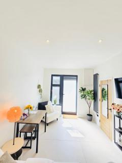 Chic Apartment E10 - 9