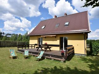 Holiday Home by Lake with Boat in Poland, cleaning included - Parchowo - 9