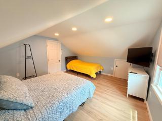 New for 2025 Cozy 4bd Cottage - 9