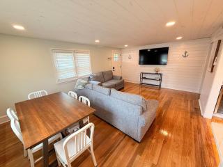 New for 2025 Cozy 4bd Cottage - 6