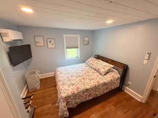 New for 2025 Cozy 4bd Cottage - 1