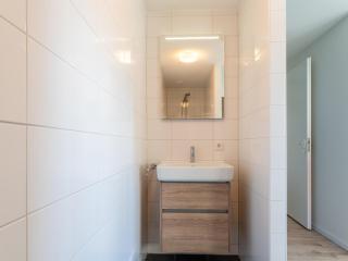 Beautiful holiday home in Scherpenisse with charming terrace - Scherpenisse - 3