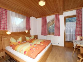Chalet in Mayrhofen near Ski Slopes, cleaning included - Mayrhofen - 2