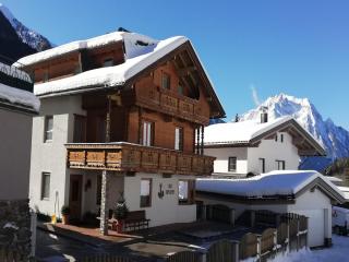 Chalet in Mayrhofen near Ski Slopes, cleaning included - Mayrhofen - 5