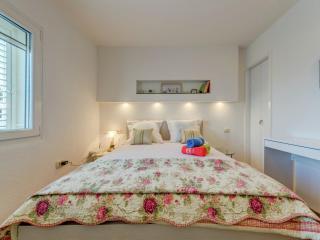 Apartment in Trogir near the Beach, cleaning included - Trogir - 1