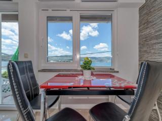 Apartment in Trogir near the Beach, cleaning included - Trogir - 2
