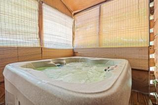 Romantic Cabin, Hot Tub, WiFi, Fireplace - 8