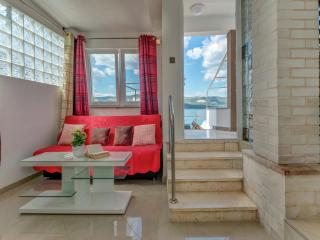 Holiday Home in Arbanija with Sea Views, cleaning included - Trogir - 7