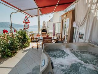 Holiday Home in Arbanija with Sea Views, cleaning included - Trogir - 2