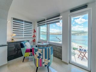 Holiday Home in Arbanija with Sea Views, cleaning included - Trogir - 8