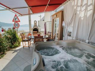 Holiday Home in Arbanija with Sea Views, cleaning included - Trogir - 3