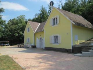 Welcoming holiday home near lake, cleaning included - Nemesgulács - 5