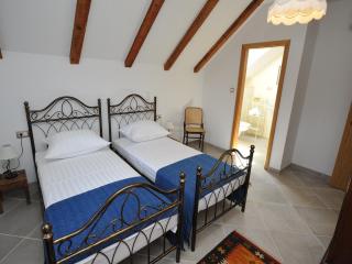 Luxurious Villa in Tijarica with a Private Pool, cleaning included - Pocrnja - 3