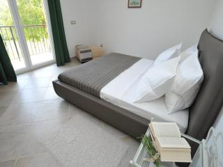 Luxurious Villa in Tijarica with a Private Pool, cleaning included - Pocrnja - 7