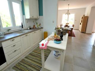 Luxurious Villa in Tijarica with a Private Pool, cleaning included - Pocrnja - 6