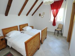 Luxurious Villa in Tijarica with a Private Pool, cleaning included - Pocrnja - 1