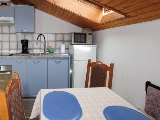 Classic and Trendy Apartment with Terrace - Two Bedroom Apartment with Terrace - Krk - 3