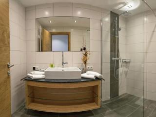 Chalet in Mayrhofen near Ski Lifts, cleaning included - Mayrhofen - 3