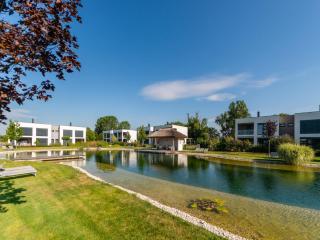 Apartment Near Golf Course, cleaning included - Zsira - 0