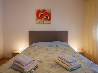 Beachfront Cozy Krk Apartment with Balcony - One Bedroom Apartment with Balcony - 5
