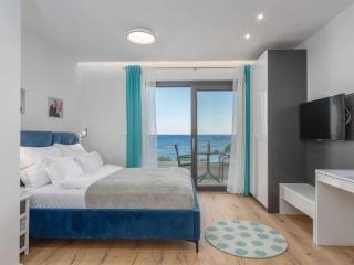 Luxury Beachfront Krk Apartments with Terrace - Studio Apartment with Terrace - Krk (Veglia) - 1