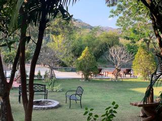 Nam Ou Riverside Hotel & Resort - Luang Prabang - 3