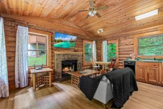 Log Cabin, Private Hot Tub, WiFi, Fireplace - 7
