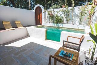 Vesuvio Loft Private Pool By Casa Kapuas - Gili Trawangan - 0