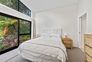 Pukawa Haven - Pukawa Bay Holiday Home - 2