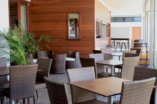 Merinda Village Hotel - Country Pub Stay - Just off Bruce Highway - Bowen - 1