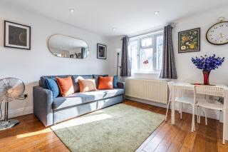 1 Bedroom Comfortable Flat In Kensington - 0