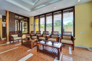 Super Townhouse Ernakulam North - Ernakulam - 4