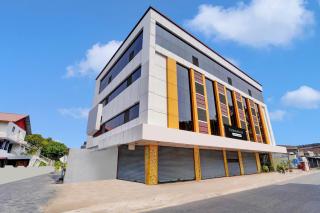 Super Townhouse Ernakulam North - Ernakulam - 1