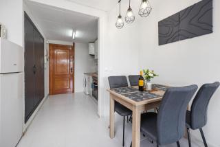 Sunny Apartment with Pool, 200m from the Sea - 7