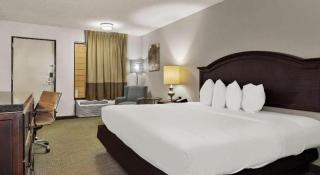 Rodeway Inn Lumberton Central - 1