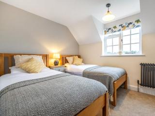 Scarrow Beck House - - 2
