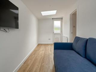 Harold House - Deal - 1