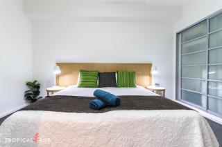 City Views On Pool Level King Bed Or Twin Share - Darwin - 5