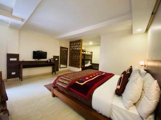 Hotel Aroma Nainital In house parking - Nainital - 8
