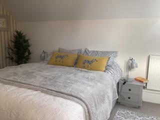 Lovely Bed and Breakfast in Chichester nr Festival Theatre City Centre and Goodwood Top Floor Spacious Kingsize Ensuite - Lavant - 7