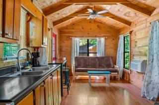 Mountain View, Hot Tub, King Bed, WiFi, Fire Place - 7