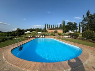 Cottage con piscina immerso nel verde delle crete senesi - Asciano - 0