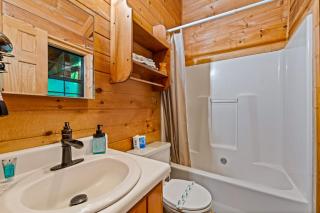 Mountain View, Hot Tub, King Bed, WiFi, Fire Place - 2