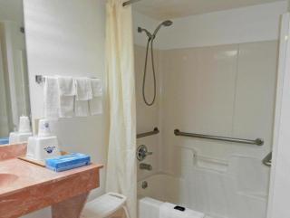 Quality Inn - Lake Park - 2