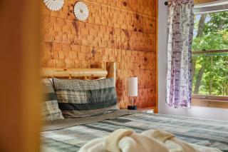 Hot Tub, King Bed, Mountain Views - 4
