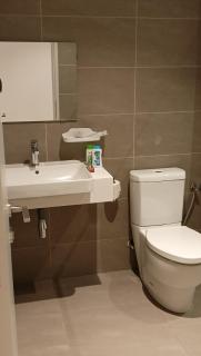 Quill Residence- Minimalist Urban Condo by Azmila - 2