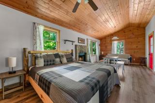 Rustic Cabin, WiFi, Hot Tub, Fireplace, Views! - 9