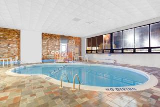 Days Inn by Wyndham Liberty - Ferndale - 3