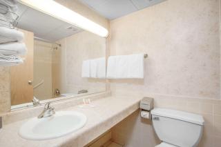 Days Inn by Wyndham Liberty - Ferndale - 1