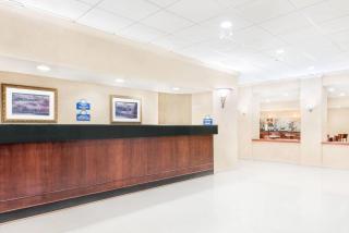 Days Inn & Suites by Wyndham York - York - 0